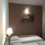 招待所 Residencial Monaco 2*