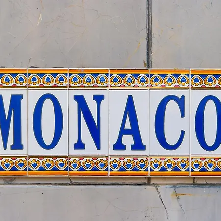 Residencial Monaco בית הארחה