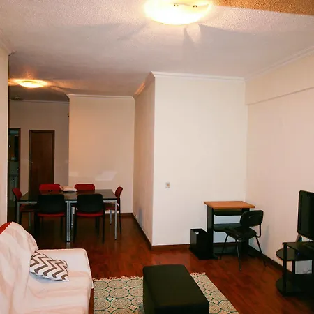 Residencial Monaco בית הארחה